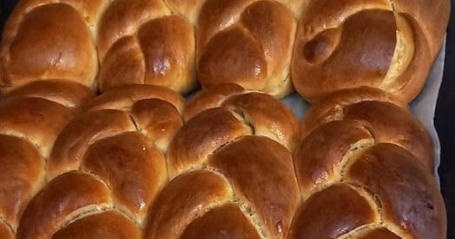 Νηστίσιμα τσουρέκια που βγήκαν πιο αφράτα κι από τα κανονικά