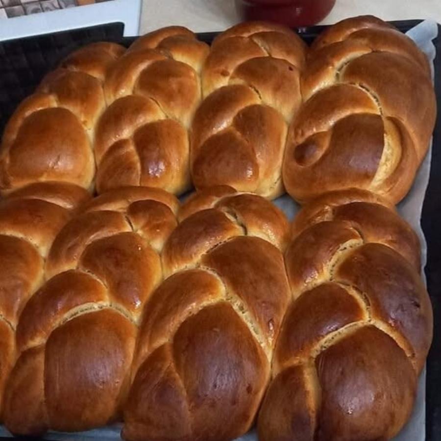 Νηστίσιμα τσουρέκια που βγήκαν πιο αφράτα κι από τα κανονικά