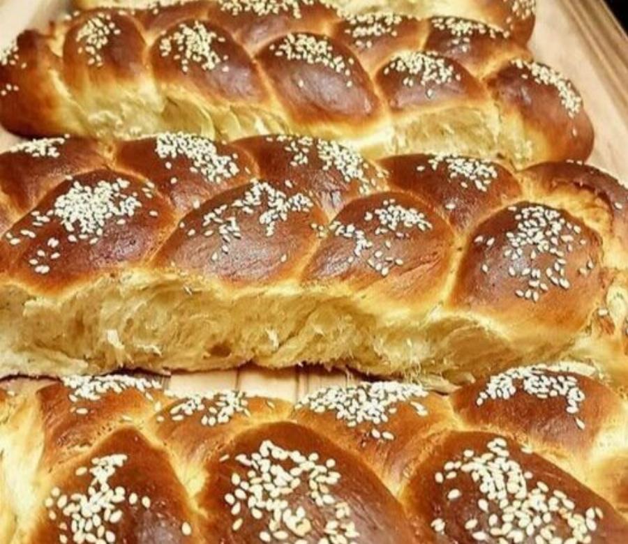 Τα πιο αφράτα τσουρέκια που θα φτιάξεις ποτέ – Μυρωδάτα, κορδονάτα και σαν του φούρνου!