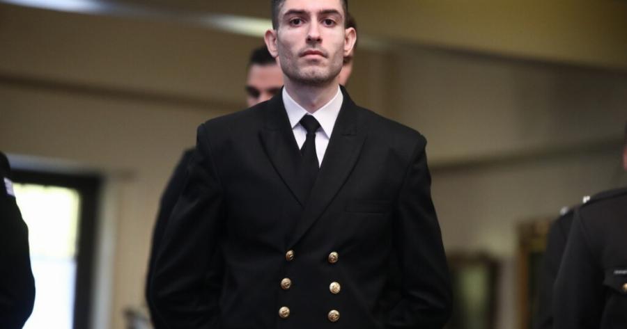 Λεβέντης Έλληνας, πάντα υπέρ πατρίδος: Ο Μίλτος Τεντόγλου ορκίστηκε αξιωματικός στο Πολεμικό Ναυτικό