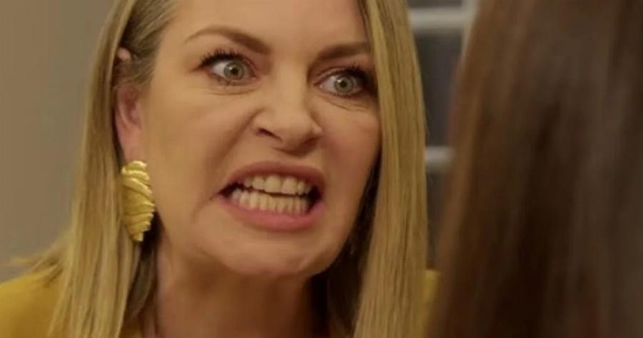 Να μ’ αγαπάς: Πριν το φινάλε η Σοφία βάφει τα χέρια της με αίμα και κάνει φόνο