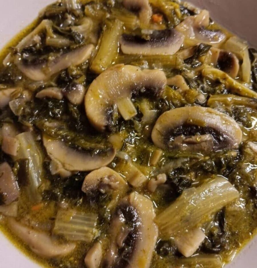 Άσε ό,τι κάνεις και φτιάξε αυτά τα μανιτάρια φρικασέ στη νηστεία