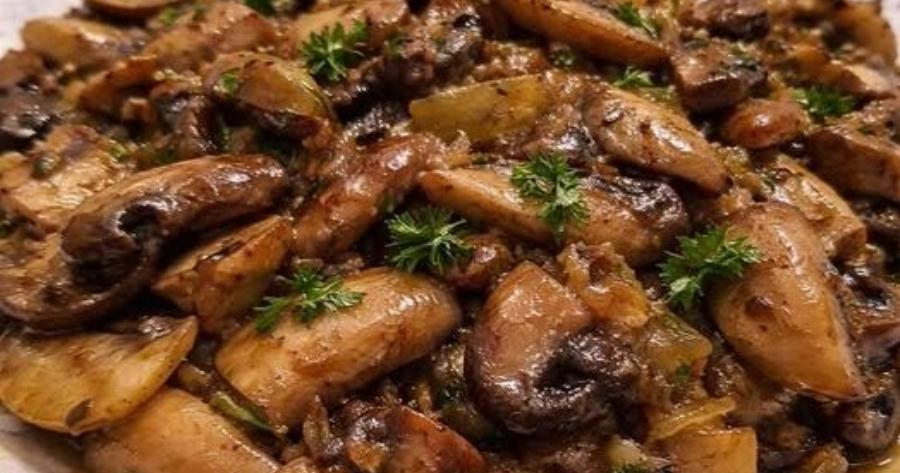 Μανιτάρια με σκόρδο και λευκό κρασί – Εύκολος και πεντανόστιμος μεζές