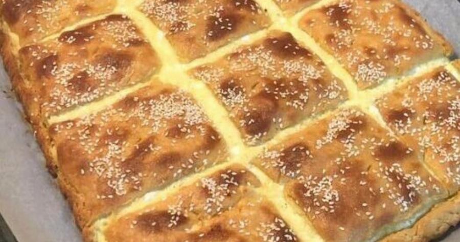 Η τυρόπιτα με τα 4 τυριά που λιώνει στο στόμα – Με κρεμώδη γέμιση και φύλλο που κάνει «κρακ»!