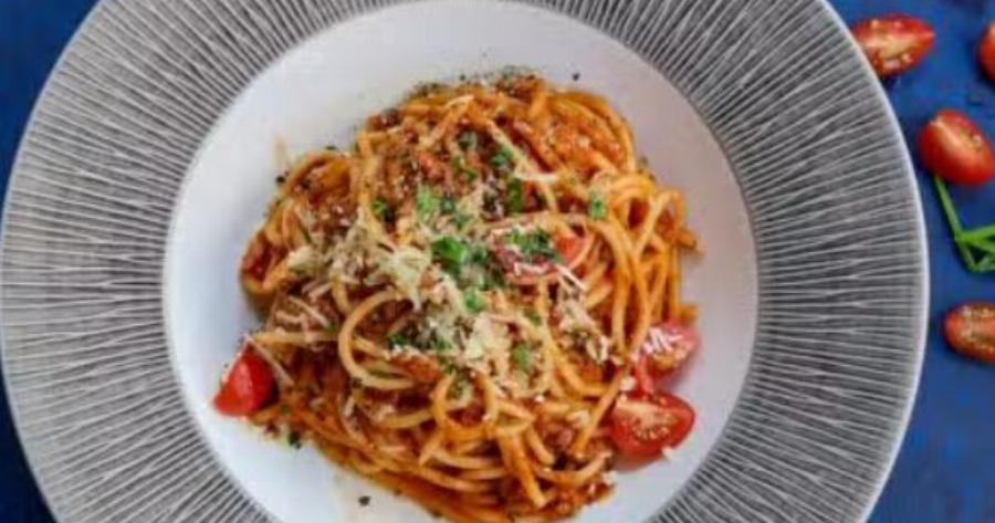 Ιταλός σεφ αποκαλύπτει το μεγάλο λάθος που κάνουμε στα μακαρόνια με κιμά