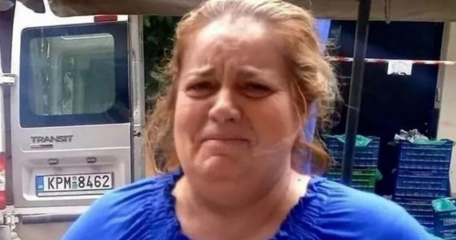 Η κυρία Κωνσταντίνα, παραγωγός στην Λαϊκή, χαρίζει από τον πάγκο της τρόφιμα σε αυτούς που έχουν ανάγκη