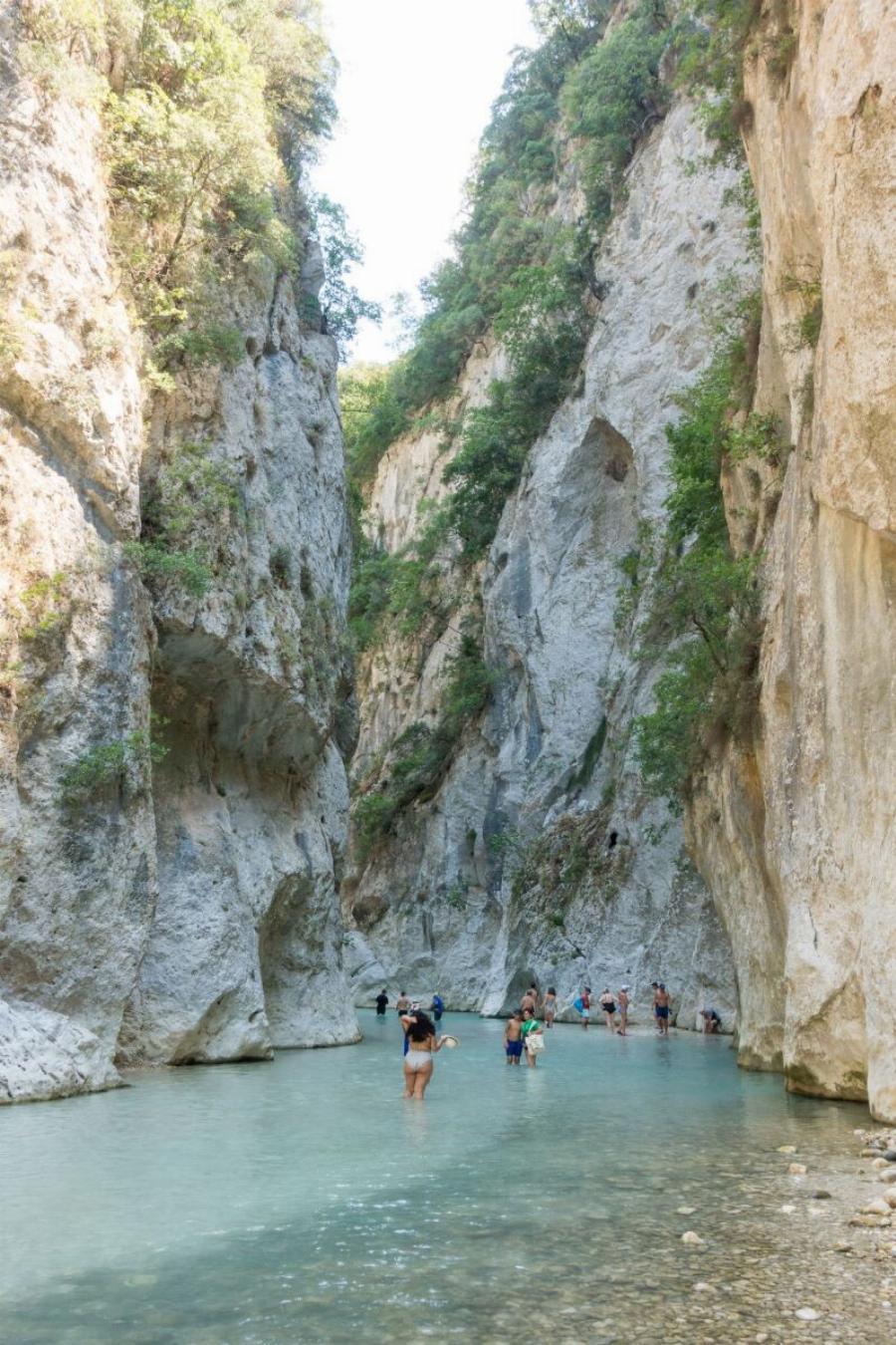 Μαγικό μέρος.. Το μικρό χωριό στον Αχέροντα ποταμό με τις πηγές και τα υπεραιωνόβια δέντρα