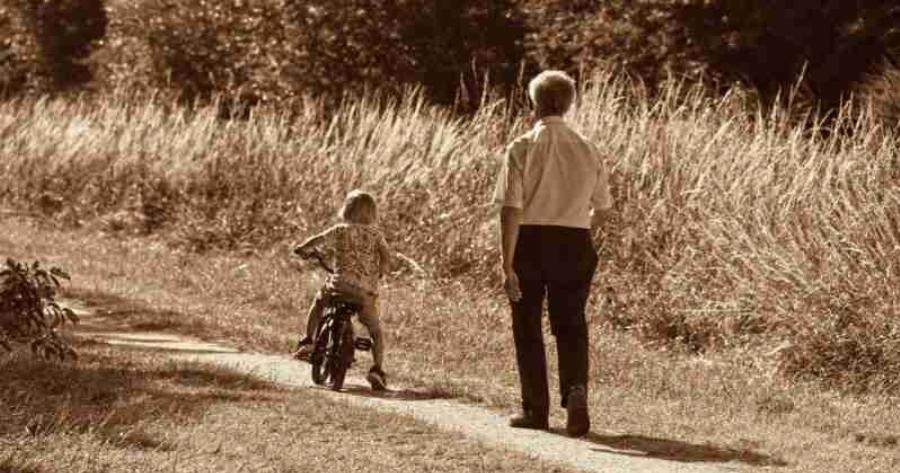 Η μεγάλη τύχη για ένα παιδί να έχει τους παππούδες και τις γιαγιάδες στη ζωή του