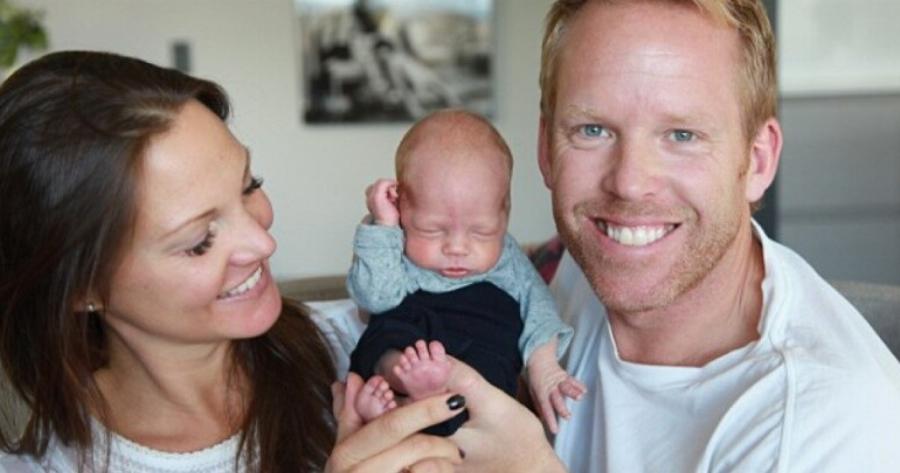 Είναι η πρώτη γυναίκα στον κόσμο που γέννησε με αυτόν τον τρόπο. Αυτό το 1 έτους μωρό είναι ένα ιατρικό θαύμα.