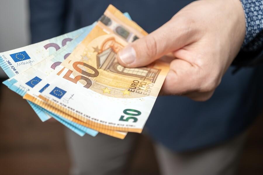 Μόλις ανακοινώθηκε επίδομα 400 ευρώ στους άνω των 66 ετών – Ποιοι μένουν εκτός