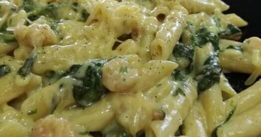 Πέννες με γαρίδες και σπανάκι κρεμώδεις – Η εύκολη συνταγή που εντυπωσιάζει