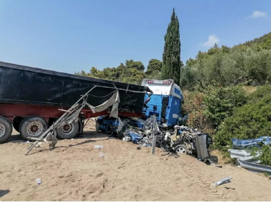 Ξεκληρίστηκαν δυο οικογένειες στο τροχαίο στη Μεσσηνία – Σε κρίσιμη κατάσταση ο 19χρονος που ορκίστηκε φαντάρος πριν την τραγωδία