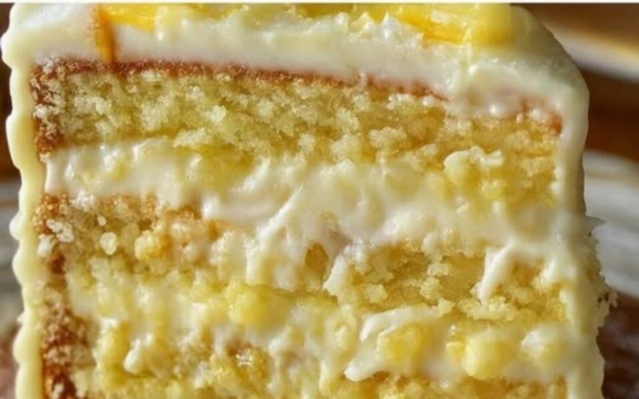 Δροσερό κέικ ανανά με κρέμα – Αφράτο και καλοκαιρινό γλυκό