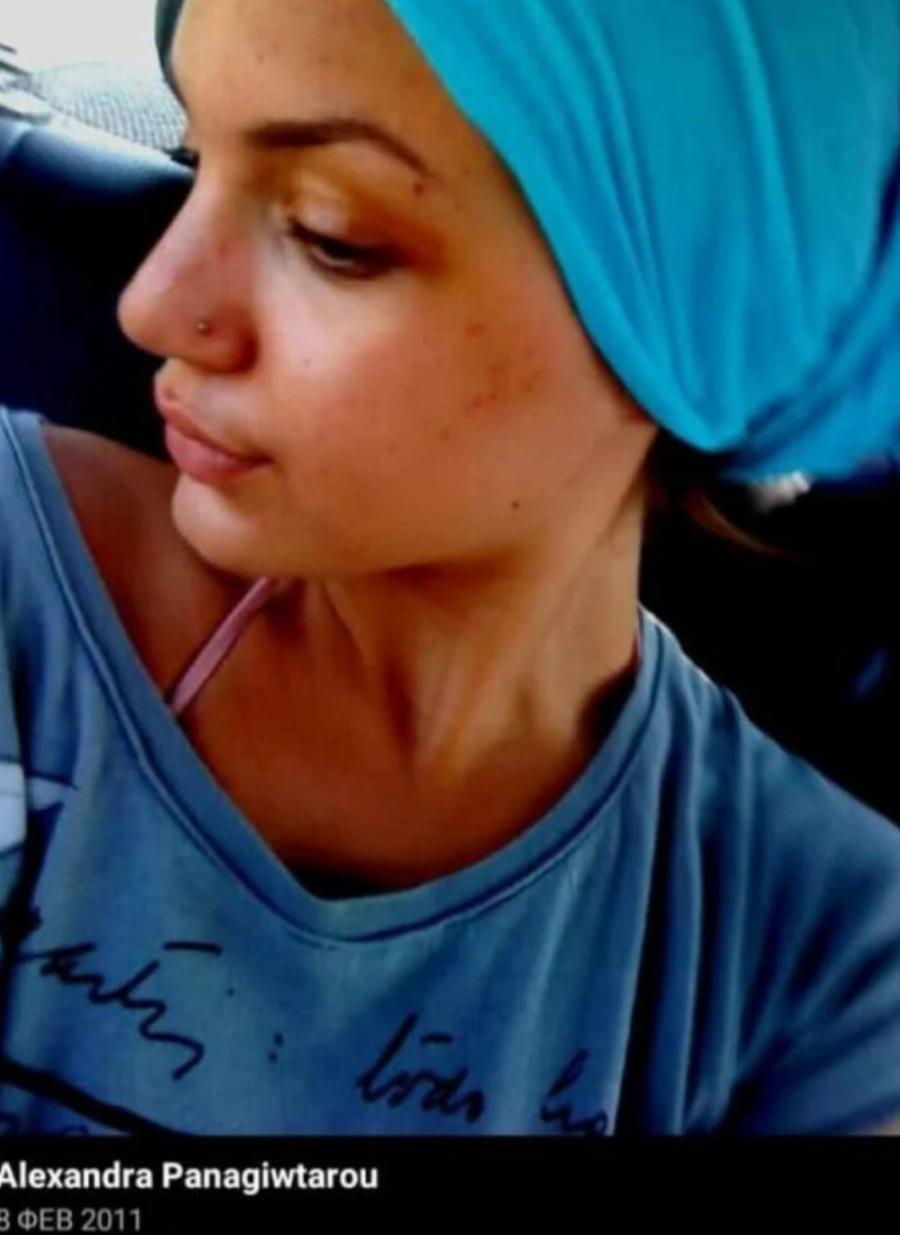 Όλοι ψάχνουν να βρουν ποια είναι – Πασίγνωστη Ελληνίδα καλλονή πριν γίνει διάσημη