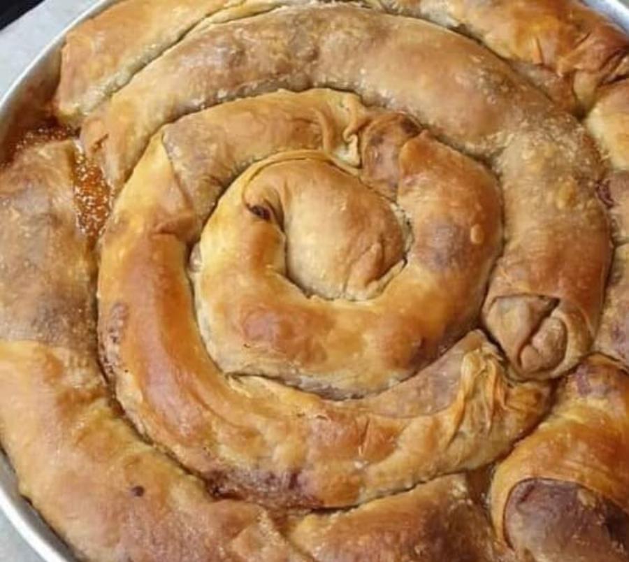 Όποτε φτιάχνω αυτή την κολοκυθόπιτα γλυκιά στο σπίτι εξαφανίζεται αμέσως – Μυρίζει κανέλα σε όλη την κουζίνα!