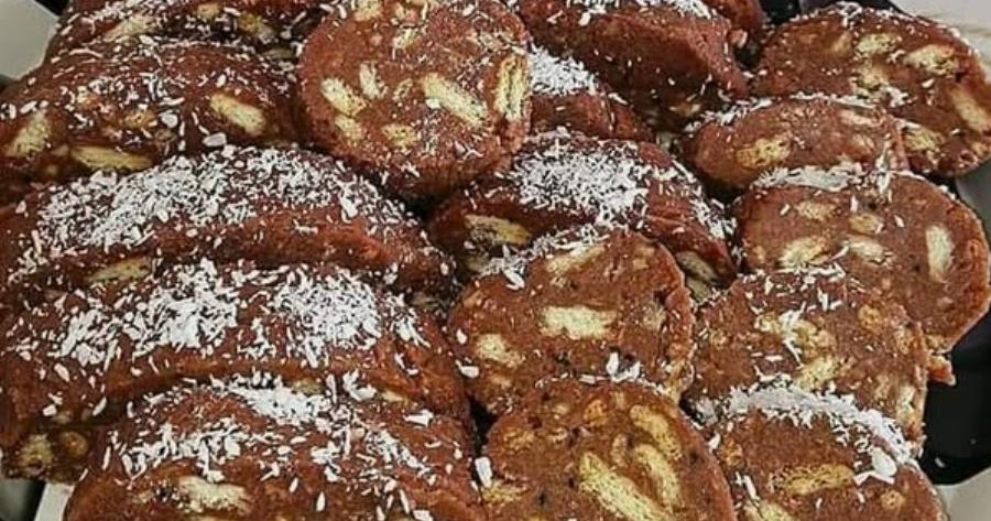 Ο πιο εύκολος σοκολατένιος κορμός ψυγείου με πτι μπερ – Έτοιμος σε 10 λεπτά και εξαφανίζεται!