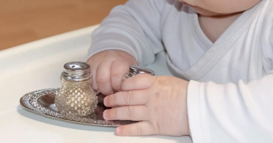 Θανατηφόρα δόση αλατιού – Μωράκι 3 μηνών έχασε τη ζωή του από το πολύ αλάτι στο φαγητό