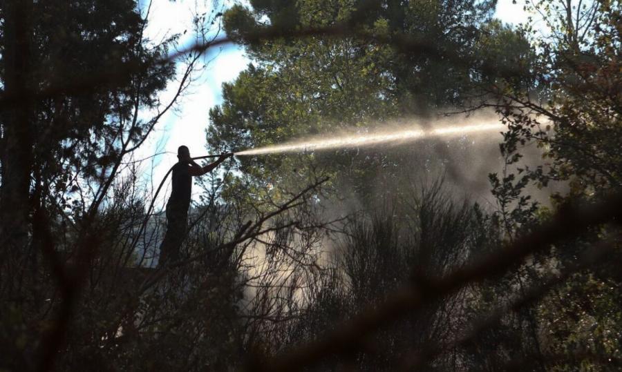 Φωτιά στη Γλυφάδα: «Τη βάλαμε για παιχνίδι» – Τι είπαν οι δύο ανήλικοι