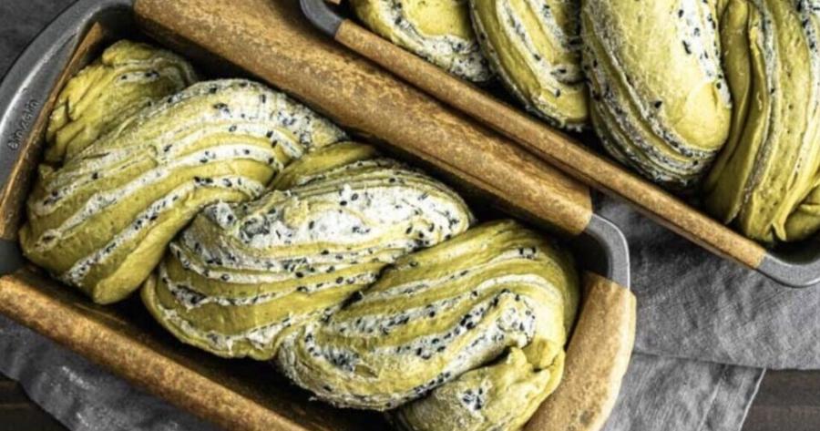 Πασχαλινό Τσουρέκι με Κρέμα Φιστικιού – Το Άρωμα της Παράδοσης με Μια Σύγχρονη Πινελιά