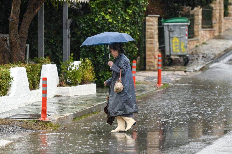 Έρχεται οργανωμένη κακοκαιρία: Πότε κάνει «στροφή» ο καιρός με βροχές, καταιγίδες και χαλάζι