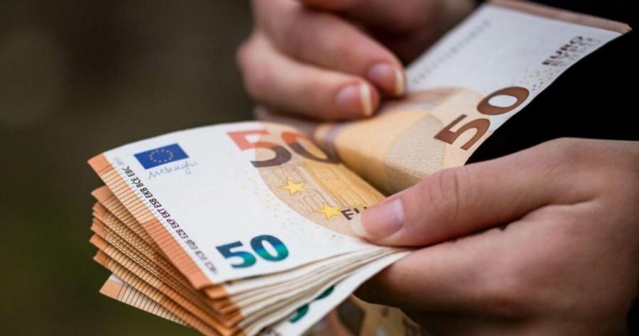 Έκτακτη οδηγία στους πολίτες: «Κρατήστε μετρητά στα σπίτια σας»