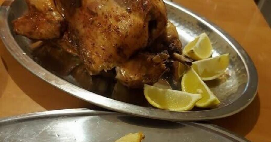 Κοτόπουλο στη σχάρα του φούρνου -Το μυστικό είναι η πάστα κάτω από την πέτσα