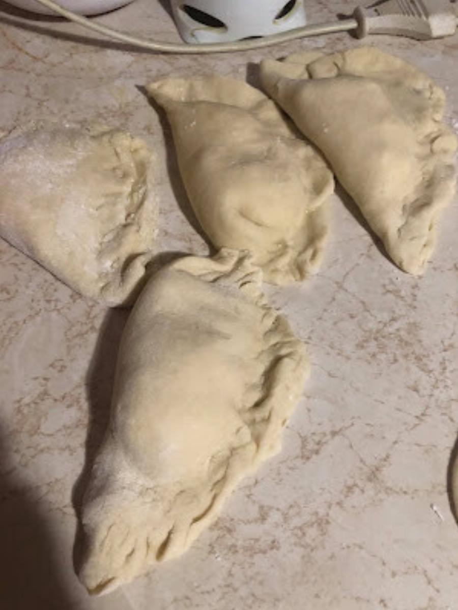 Τα πιο αφράτα τηγανόψωμα με φέτα – Ζεστά, τραγανά και έτοιμα σε λίγα λεπτά!