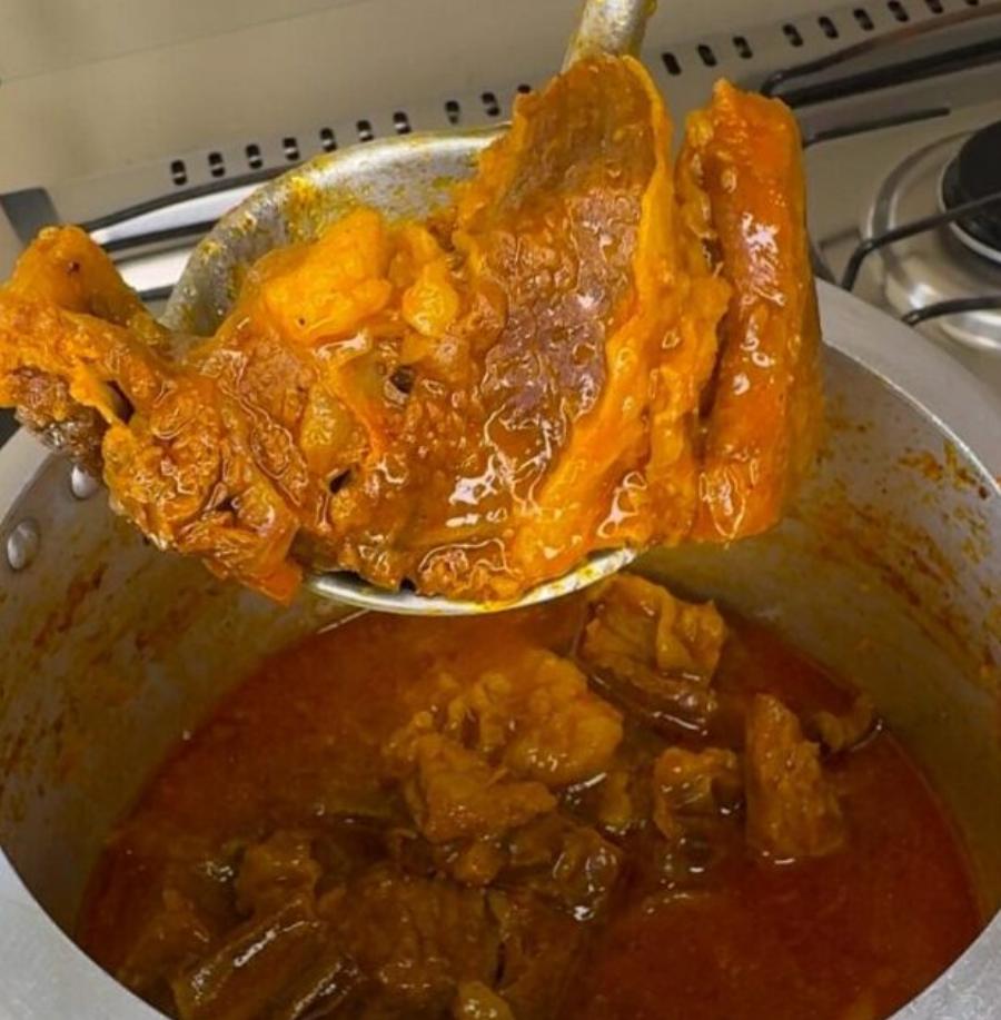 Έβαλα το κρέας στην κατσαρόλα χωρίς νερό και έγινε λουκούμι