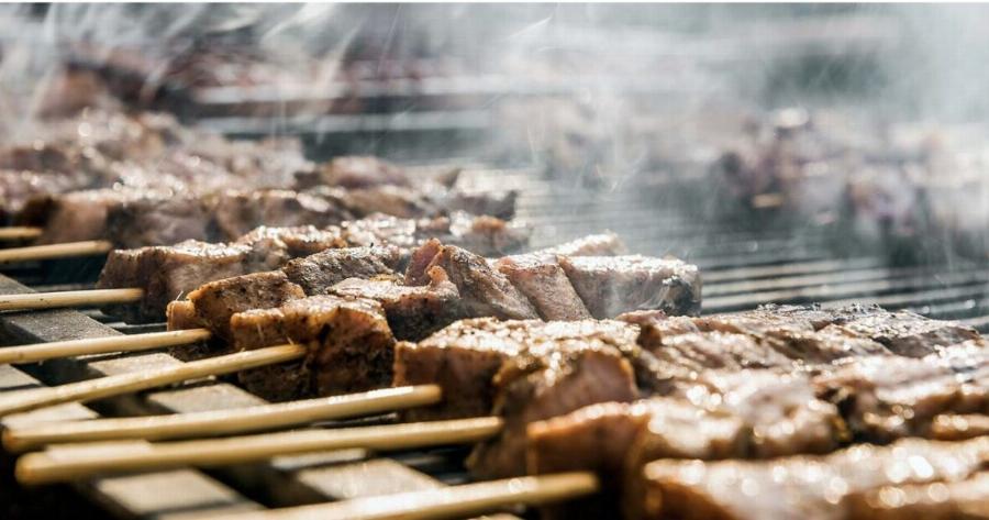 Τι είναι η Τσıκνοπέμπτη και τι συμβολίζει;