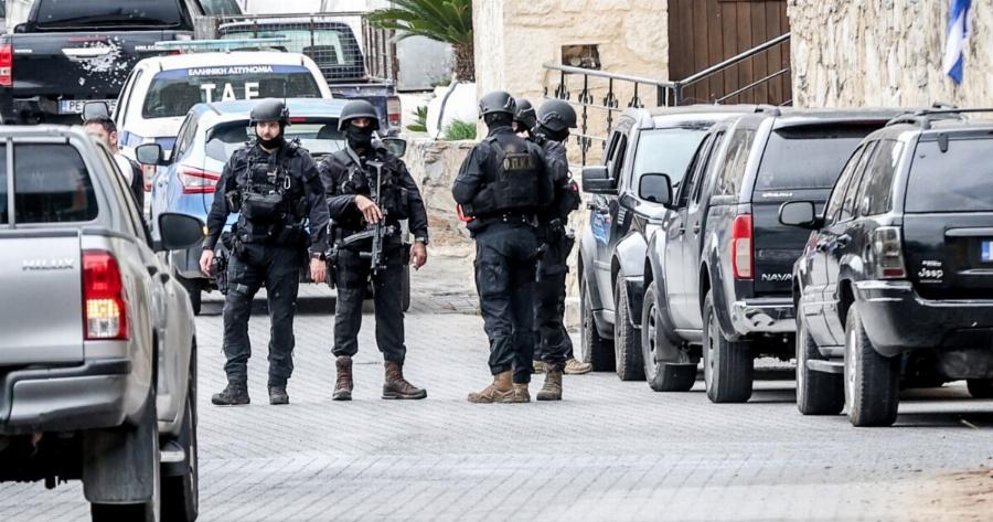 EKTAKTO TΩΡΑ: Βορίζια – Παραδίδονται στις Αρχές τα τρία αδέλφια