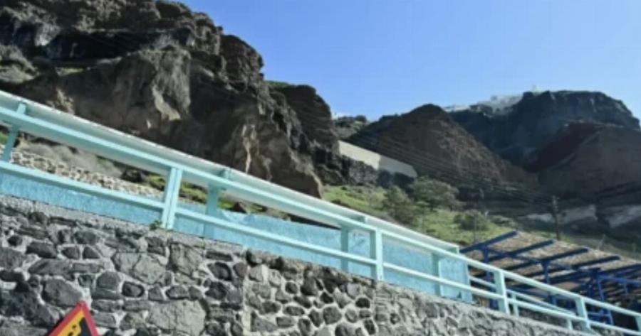 EKTAKTO ΜΕΓΑΛΟΣ ΣΕΙΣΜΟΣ ΤΩΡΑ ΣΤΗ ΣΑΝΤΟΡΙΝΗ