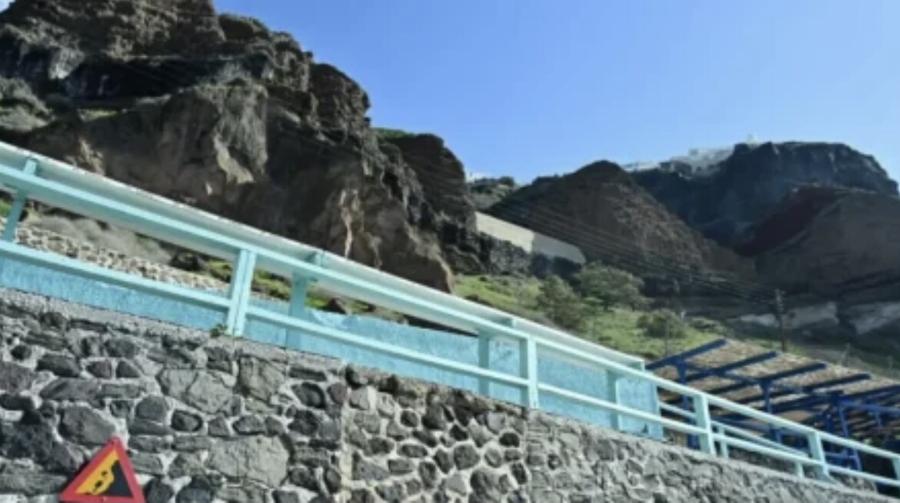 EKTAKTO ΜΕΓΑΛΟΣ ΣΕΙΣΜΟΣ ΤΩΡΑ ΣΤΗ ΣΑΝΤΟΡΙΝΗ