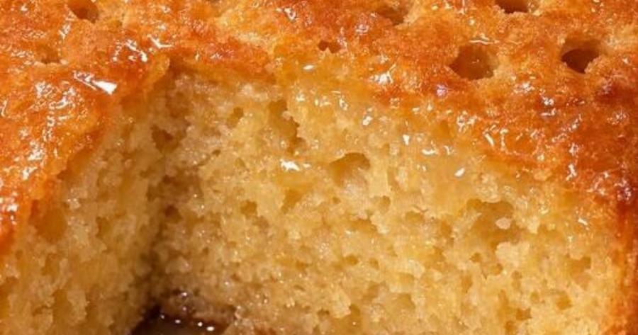 Το πιο αφράτο και υγρό κέικ που έχεις δοκιμάσει ποτέ – δεν θα το αλλάξεις ξανά