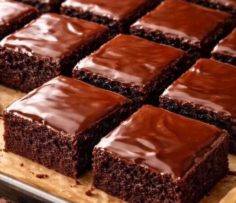 Το πιο ζουμερό μπράουνι με γλάσο που έχεις δοκιμάσει