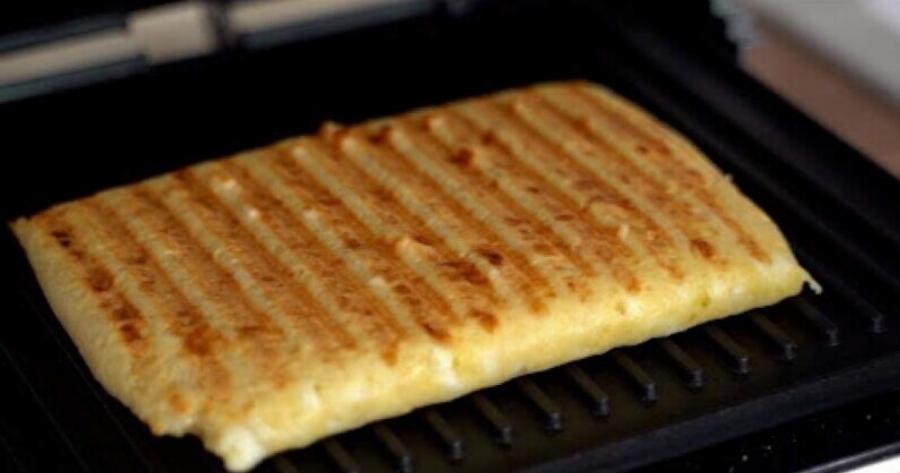 Τυρόπιτα χωρίς φύλλο με μόλις 3 υλικά (και βγαίνει τέλεια!)