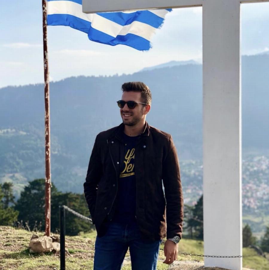 O απίστευτος τρόπος που ο 29χρονος υποσμηναγός ενημέρωσε ότι είναι σώος μέσα στη λέμβο