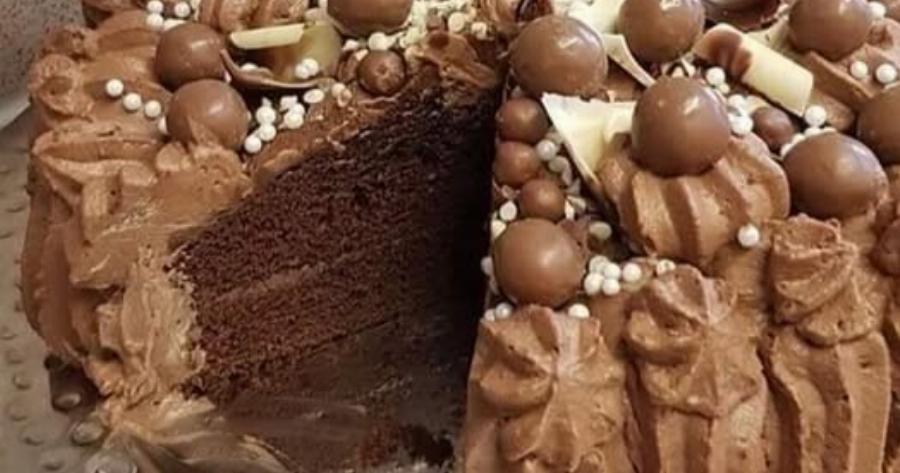 Αν αγαπάς σοκολάτα και καφέ, αυτή η τούρτα μόκα θα γίνει η αγαπημένη σου