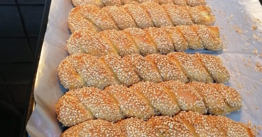 Σιμίτια αφράτα και τραγανά – το τέλειο σνακ για κάθε ώρα