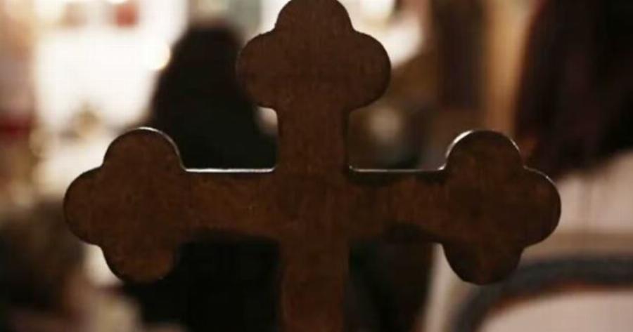 Ακάθιστος Ύμνος: Γιατί στέκονται όρθιοι οι πιστοί