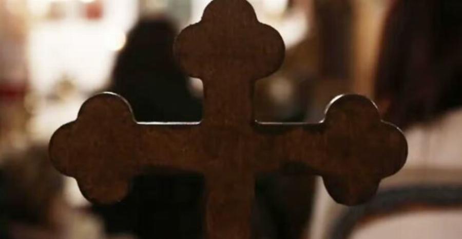 Ακάθιστος Ύμνος: Γιατί στέκονται όρθιοι οι πιστοί