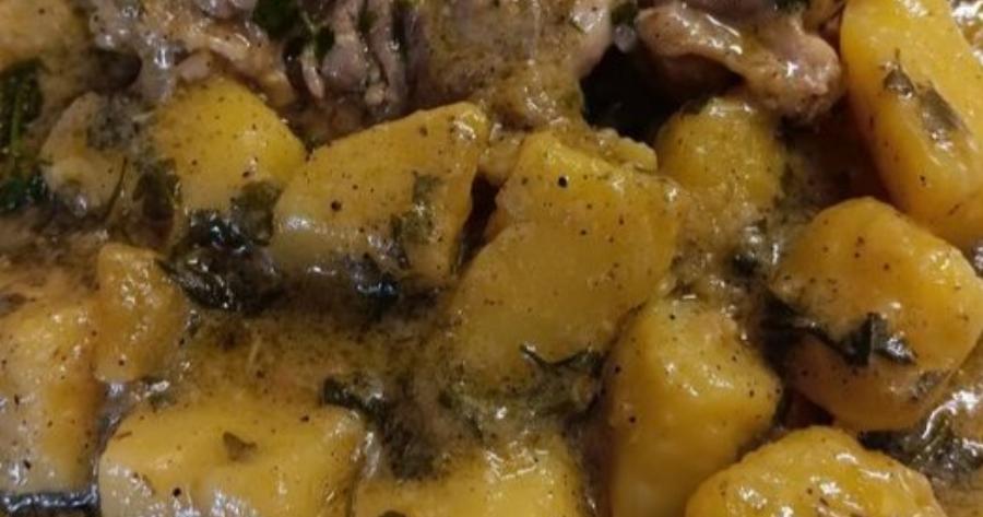 Κοτόπουλο με πατάτες και μουστάρδα: εύκολη και πεντανόστιμη συνταγή