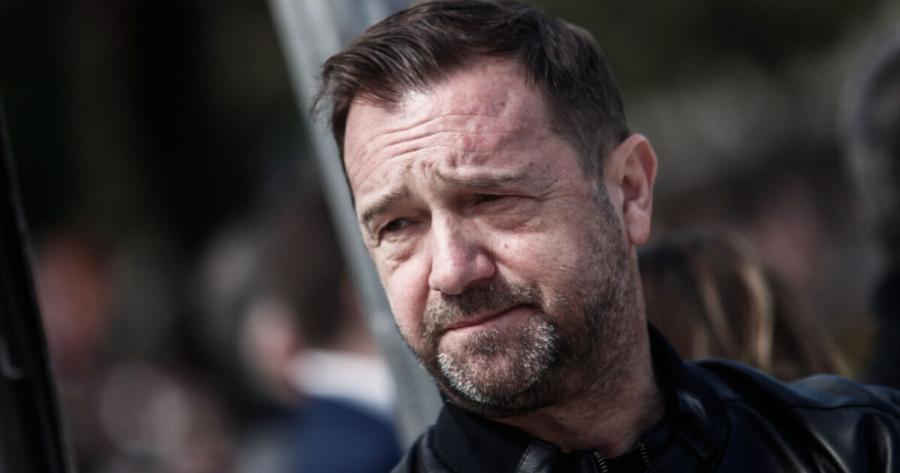 Οργή Νίκου Πλακιά για τη διαρροή φωτογραφιών: «Πόσο επώδυνο να βλέπεις πως παραδώσανε τα παιδιά μας;»