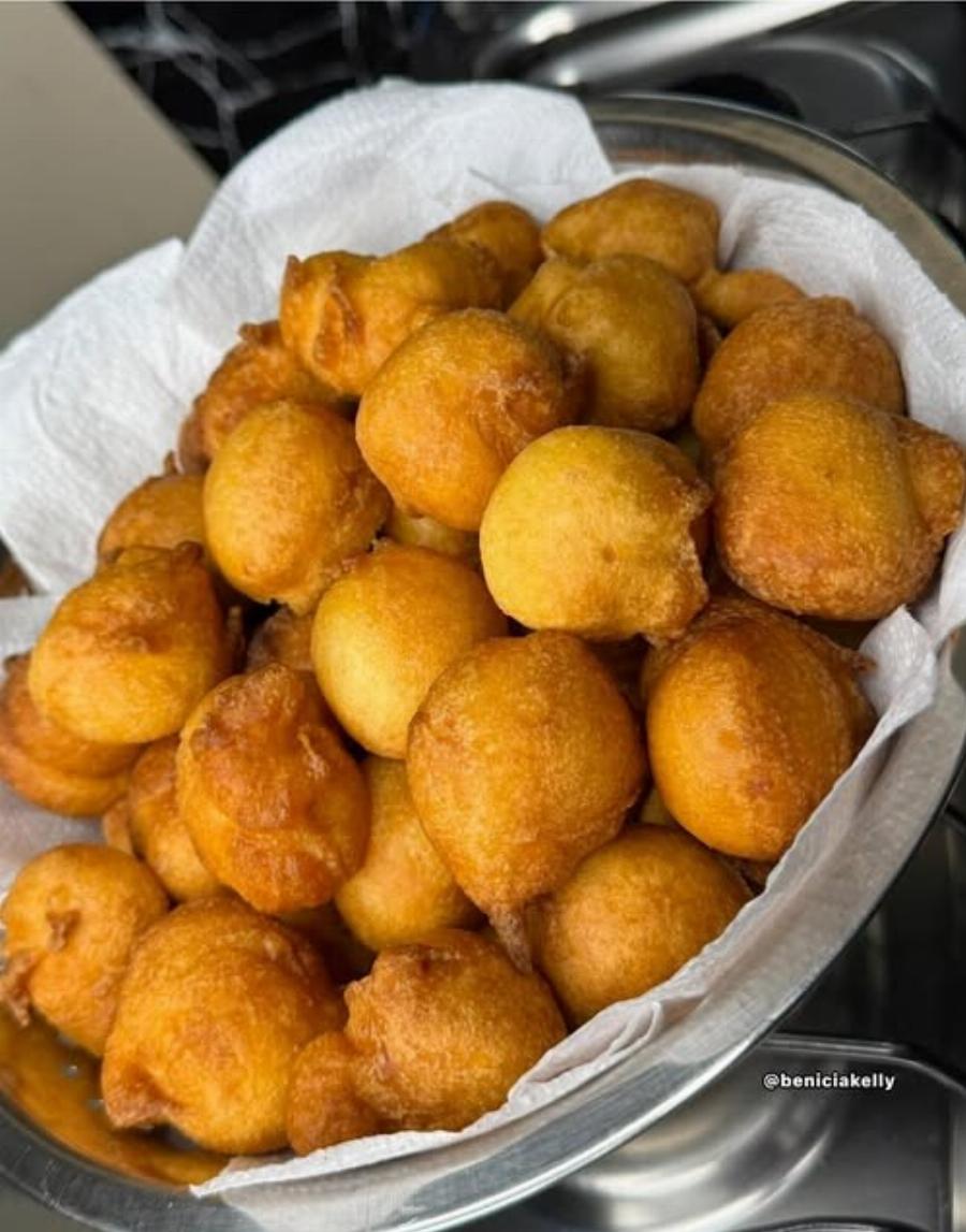 Παραδοσιακό τηγανητό γλυκό με ζάχαρη και κανέλα – Εύκολη συνταγή