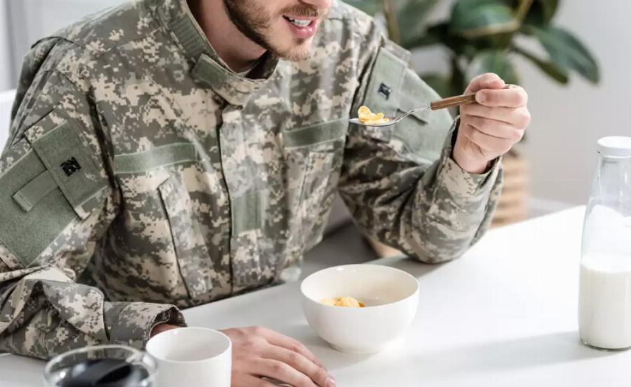 Δίαιτα του στρατιώτη: Πώς μπορεί να χάσετε 4,5 κιλά σε μία εβδομάδα – Αναλυτικό Μενού ανά ημέρα