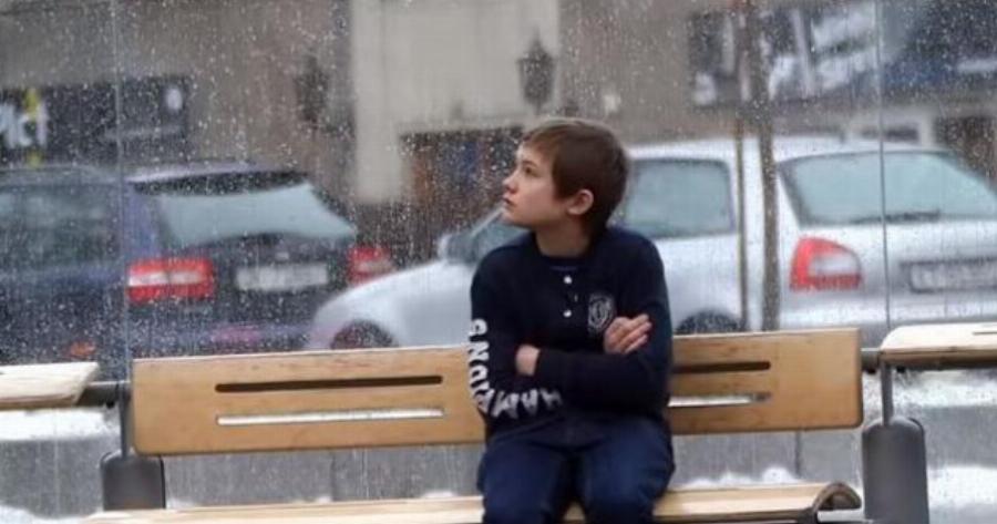 Ερώτημα: Θα δίνατε το παλτό σας σε ένα μικρό παιδί που κρυώνει;