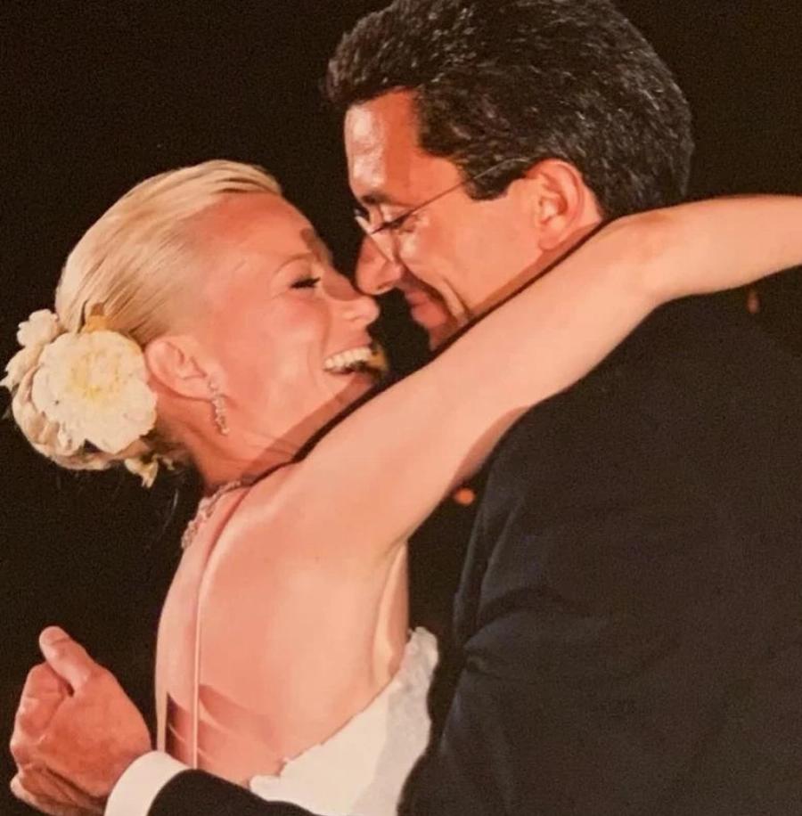 Νίκος Χατζηνικολάου: Το τρυφερό μήνυμα στη σύζυγό του, Κρίστυ ανήμερα του Αγίου Βαλεντίνου