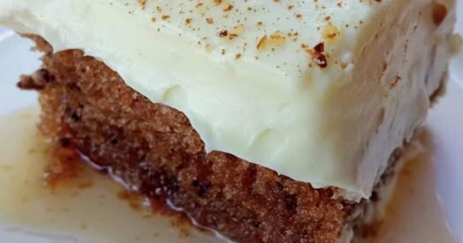 Καρυδόπιτα με κρέμα και σαντιγί: Παραδοσιακή συνταγή ταψιού