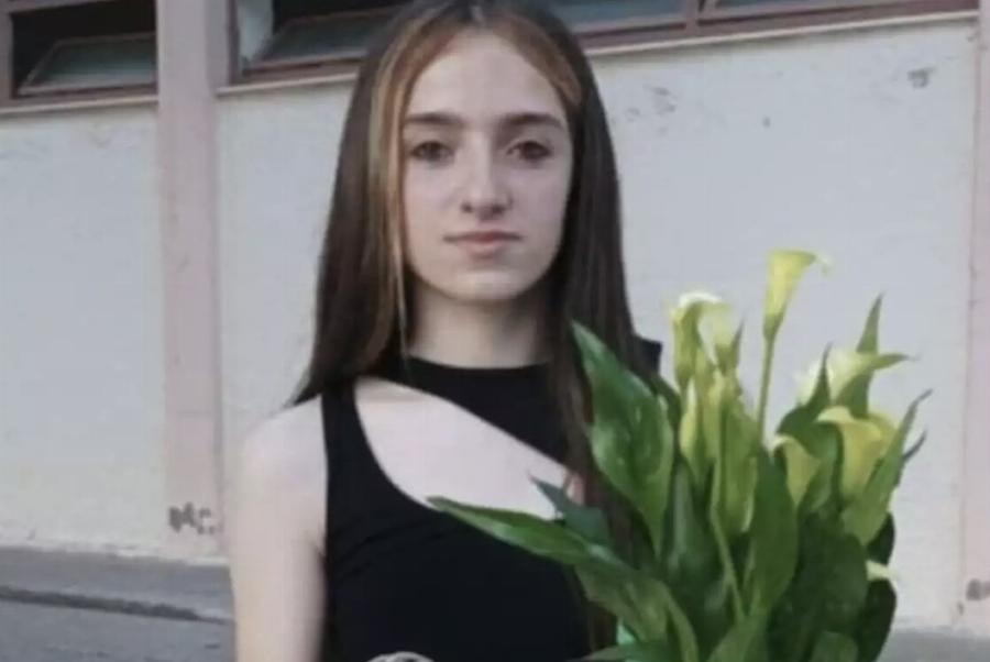 Θρήνος για την 18χρονη Χαριτίνη – Δεν άντεξε και πέθανε – Είχε τραυματιστεί στο τροχαίο που σκοτώθηκε και ο αδερφός της