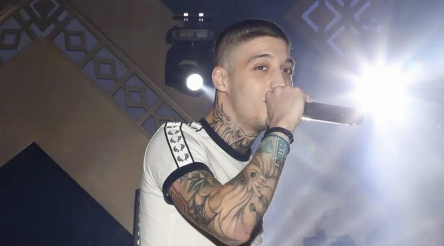 Συνελήφθη πασίγνωστος Έλληνας τραγουδιστής για οπλoκατοχή