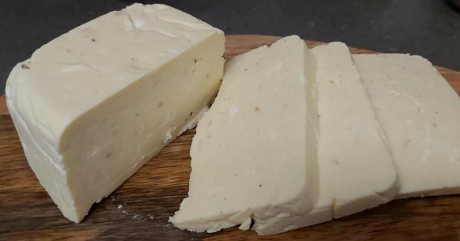 Σπιτικό Τυρί σε 10 λεπτά: Χωρίς πυτιά, χωρίς θερμόμετρα, με γεύση που θα σας ενθουσιάσει!